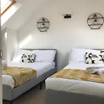 Stylish Property, Off Street Parking,Pet Friendly