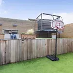 Modern 3 Bed - Sleeps 6 With Hot Tub