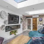 Modern 3 Bed - Sleeps 6 With Hot Tub