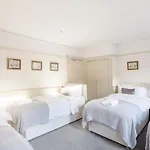 City Centre Stunning House-Roman Baths - 3Min Walk - 4 Bedrooms