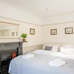 City Centre Stunning House-Roman Baths - 3Min Walk - 4 Bedrooms