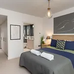 Bath Penthouse With Amazing Views And Lift Access
