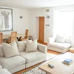 Incredible 3 Bed Basement Flat With Garden