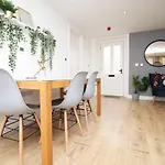 Flat 1 Batheaston By Mia Living Stylish 1 Bedroom Property With Free Parking