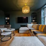 Luxurious Grand 6 Bedroom Home In Bath - Perfect For Groups & Sleeps 12!