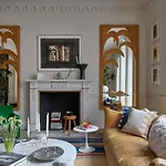 Entire Designer Townhouse With Luxury Suites And Rooms, Located Between The Royal Crescent And The Circus