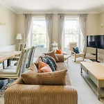 Luxury, Central, Sun-Filled 3 Bed Haven In Bath