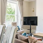 Luxury, Central, Sun-Filled 3 Bed Haven In Bath