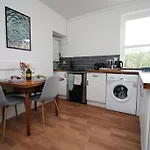 Stylish 2Br Getaway Near Bath\'S Best Spots!