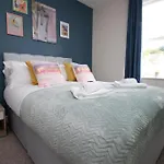 Stylish 2Br Getaway Near Bath\'S Best Spots!