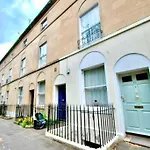 The Snug - Cosy Studio In Grade II Listed Building