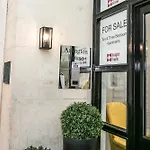 Arlington House, Central Apartmant