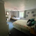 Beautiful Townhouse Next To Royal Victoria Park And Botanical Gardens Within Easy Walking Distance To Bath City Centre