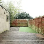 Blagdon Park By N And N Stays Ltd, Stylish Bath Home, Transport Links 10 Mins To City Centre, Free Parking, Perfect For Familes And Contractors