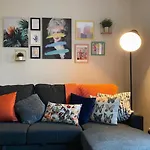 Stylish 2Br Getaway Near Bath\'S Best Spots!