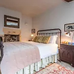 Cosy Central Bath Hideaway