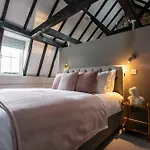 Pierrepont House