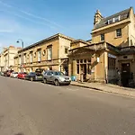 Bright Open Plan Living - Bath - Free Parking