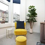 Coronation View By N And N Stays, Great Location & Perfect For Workers, Contractors And Families Visiting The Area, Long Stay Disc Available