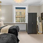 Baths Ultimate House Sleeps 40