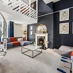 Georgian Townhouse In The Heart Of Bath