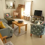 Spacious City Centre Apartment Bath