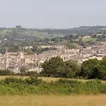 Abbey Rectory - With Private Parking