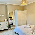 Stunning 5 Bed House In Enviable Location