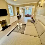 Stunning 5 Bed House In Enviable Location