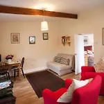 The Cottage At Weston Lawn
