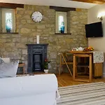 Weston Farm Cottage