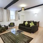The Courtyard Apartments No.9
