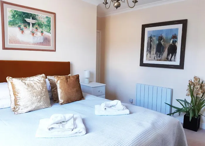 Pulteney Road Apartment
