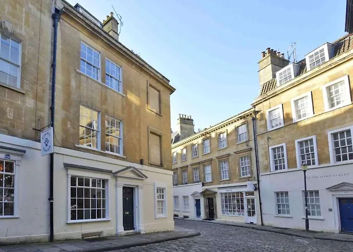 The Georgian Townhouse @ Pierrepont Place
