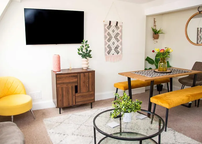 Beautiful Character 3 Bed City Centre Apartment