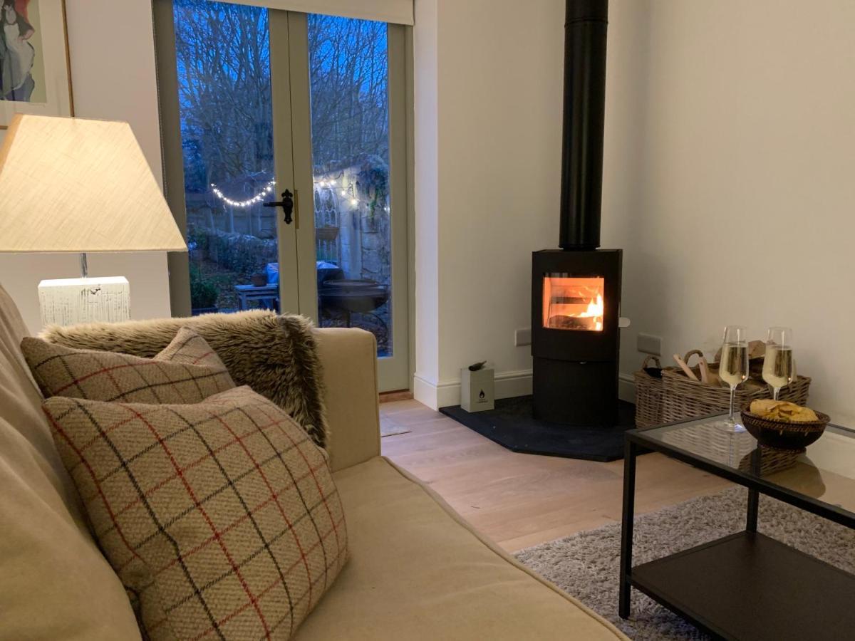 Snug At Combe Hay *