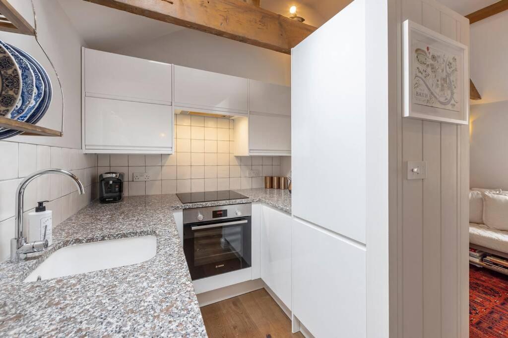 Coachman Cottage, Mews Living In Central * Bath