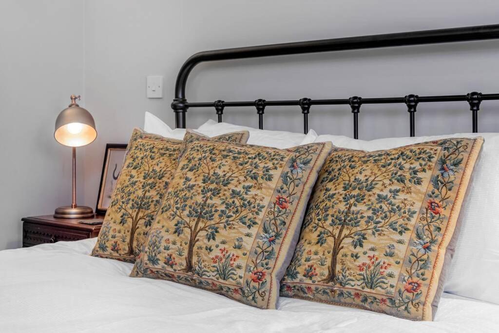 Coachman Cottage, Mews Living In Central Holiday home