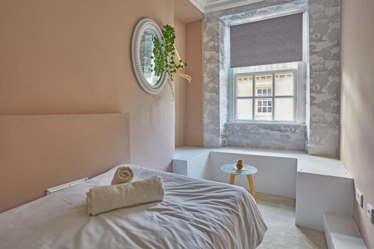 Opposite To Sally Lunn's Spacious Luxury Maisonette! * Bath