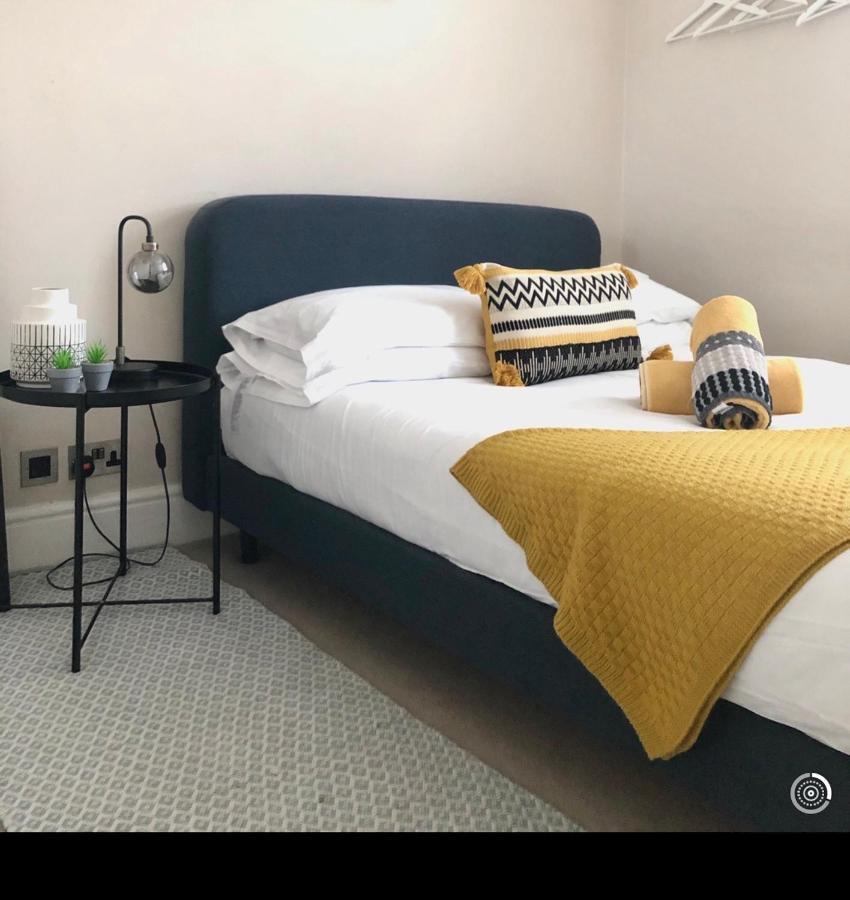 Stylish Property, Off Street Parking,pet Friendly