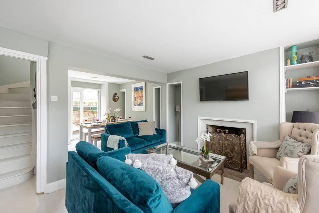Lovely 4 Bedroom Townhouse Holiday home Bath