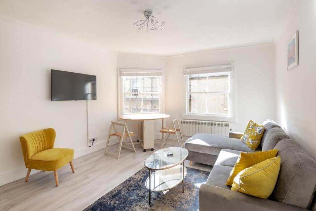 2 Bed Centre 1 Min From Abbey Apartment Bath
