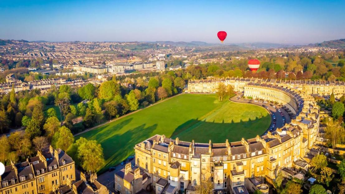 Luxury Ensuite Next To Royal Crescent With Own Private Entrance *