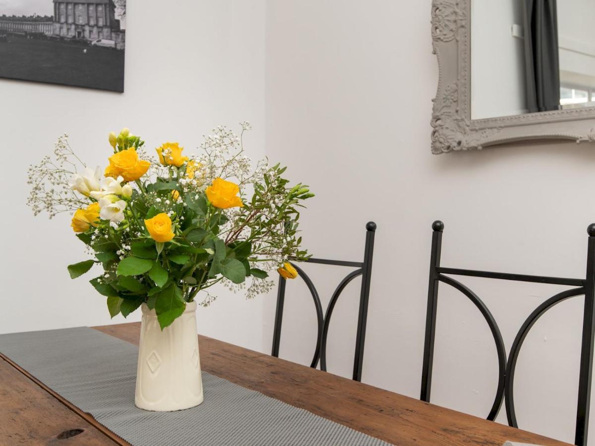 Pass The Keys Stylish 2 Bed With Parking Holiday home Bath