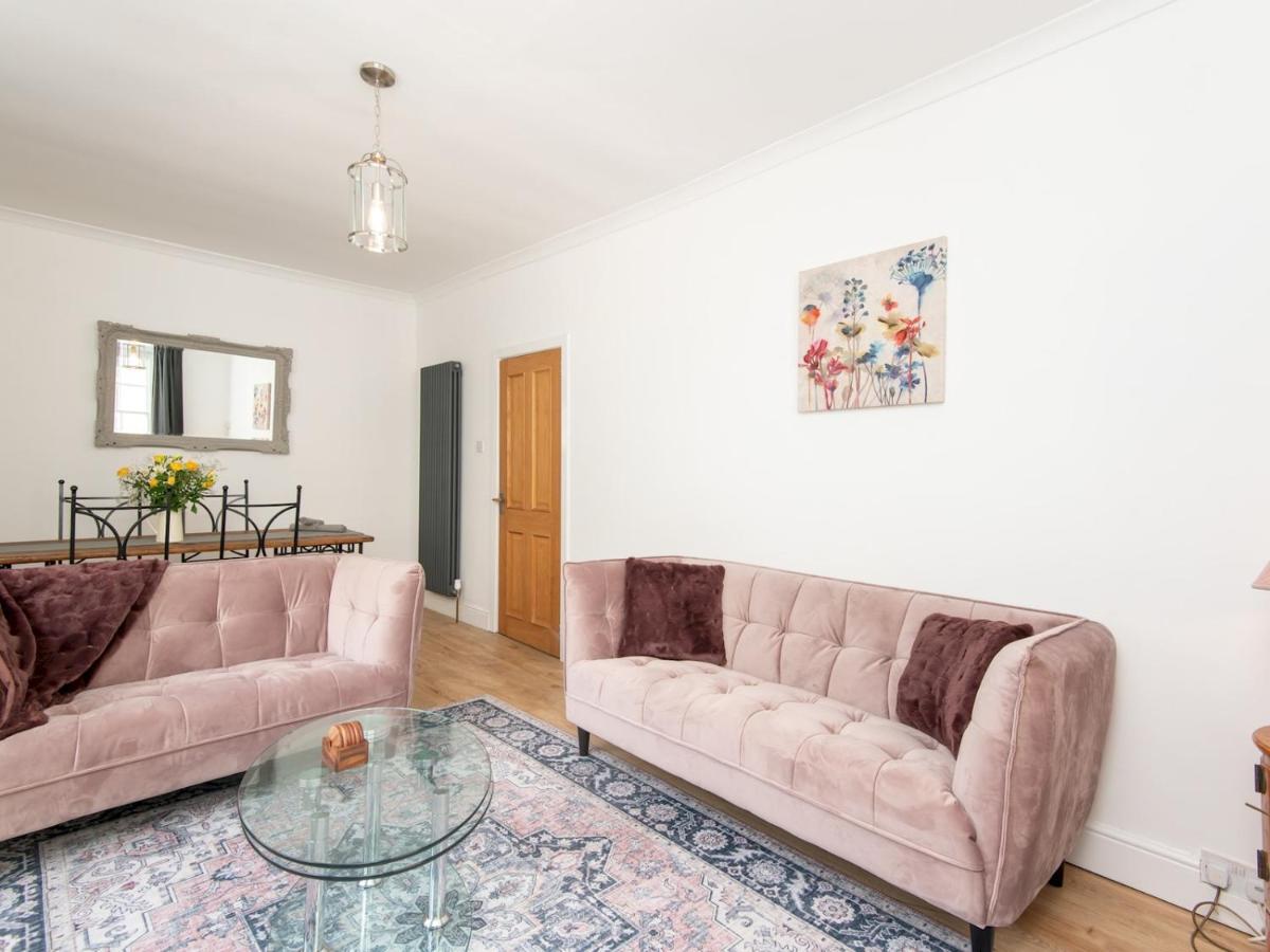 Pass The Keys Stylish 2 Bed With Parking Holiday home Bath