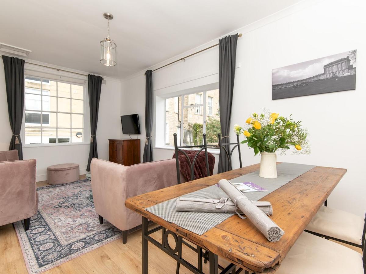 Pass The Keys Stylish 2 Bed With Parking Holiday home Bath