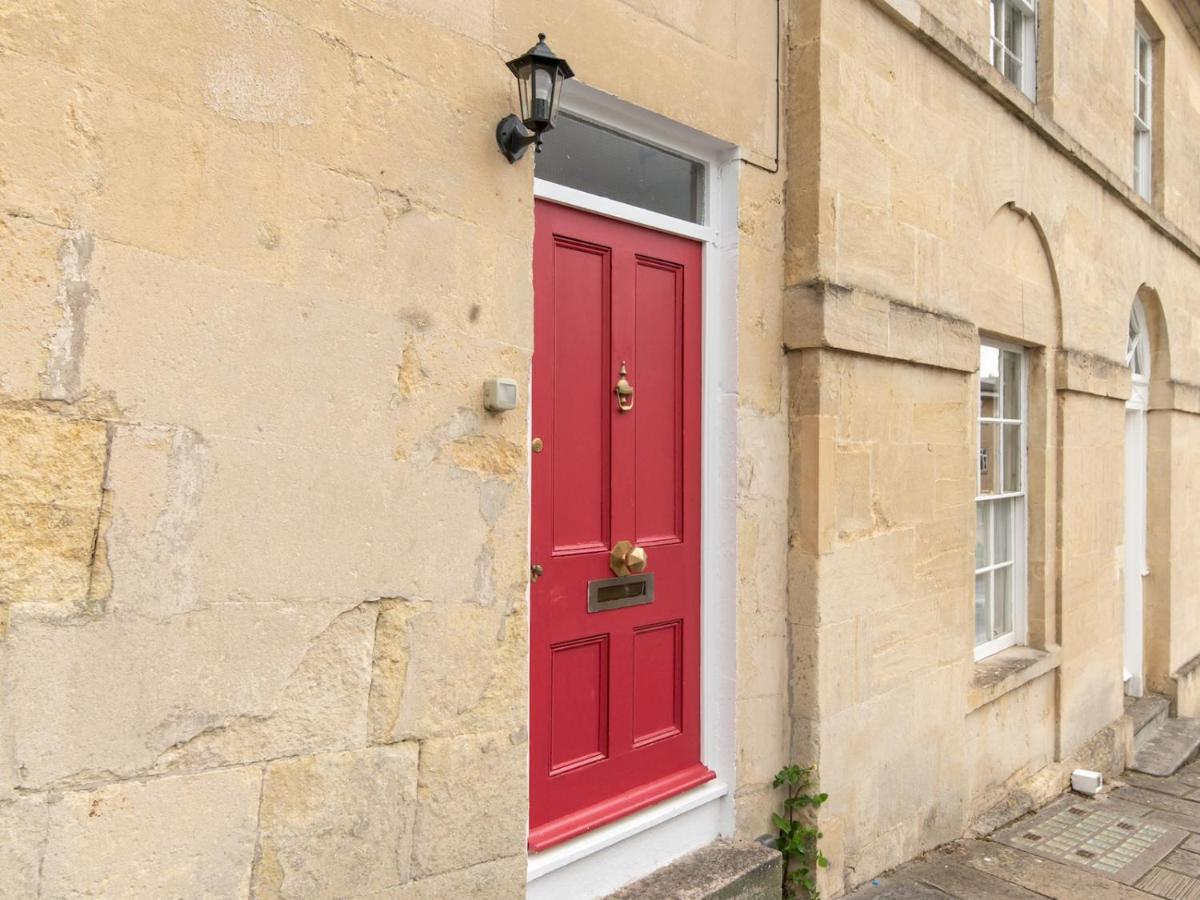 Pass The Keys Stylish 2 Bed With Parking Bath