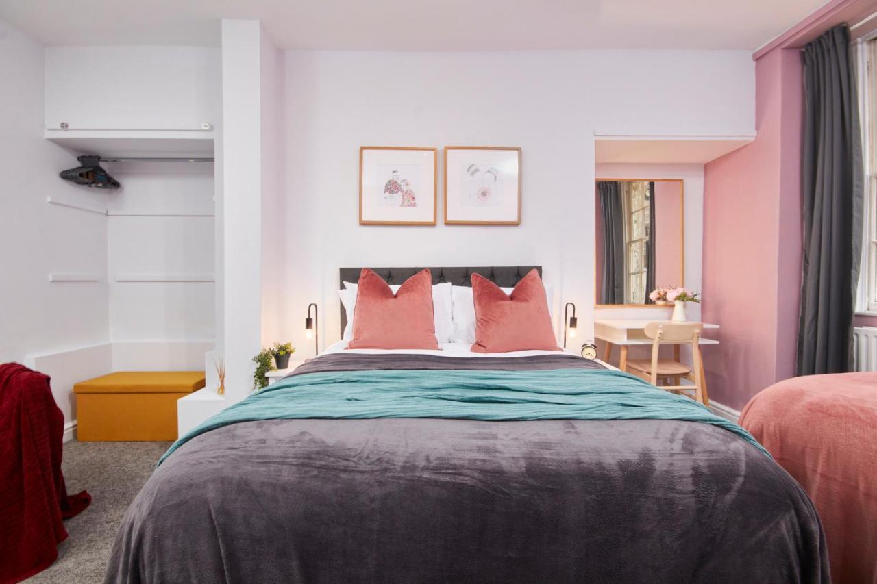 Wonderful In With Garden - Sleeps 8 Holiday home Bath