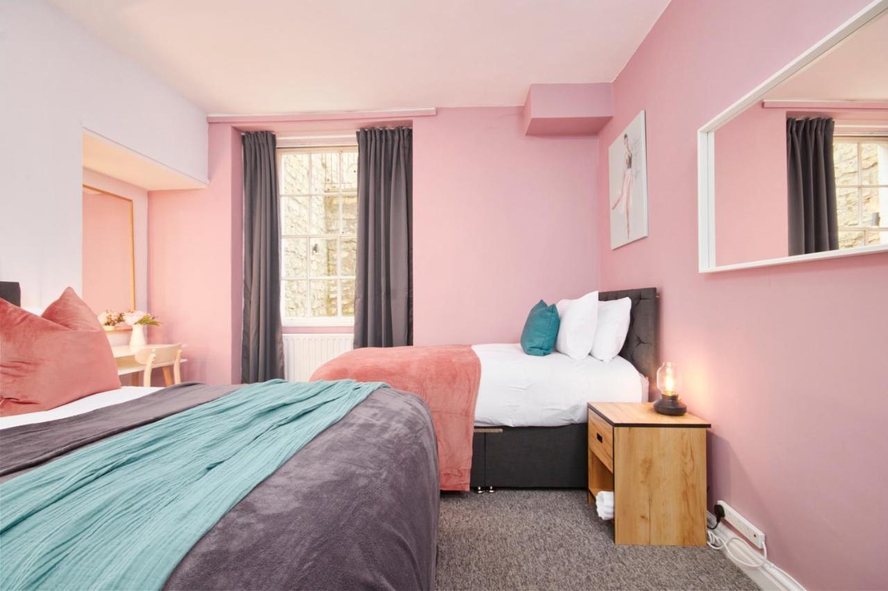 Wonderful In With Garden - Sleeps 8 Holiday home Bath