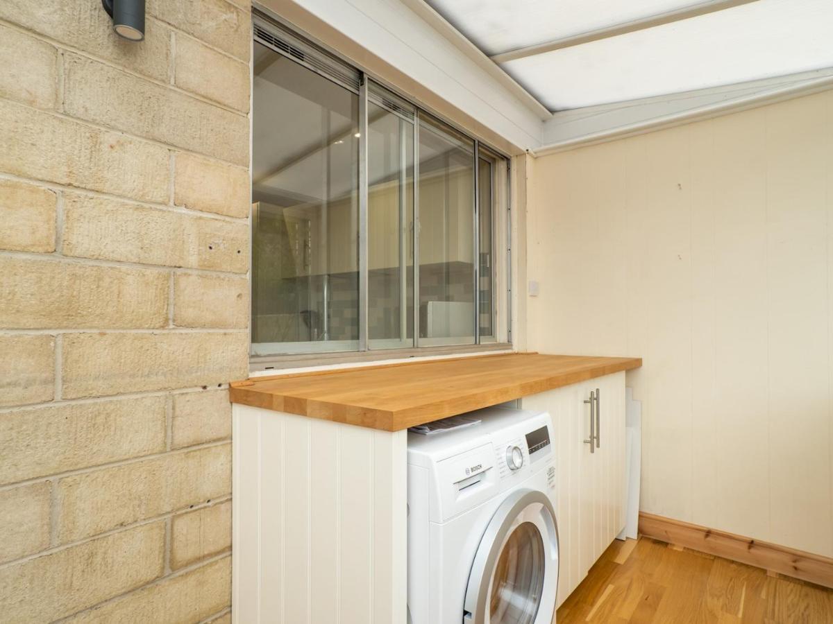 Pass The Keys Modern 2 Bedroom House With On Street Parking Holiday home *